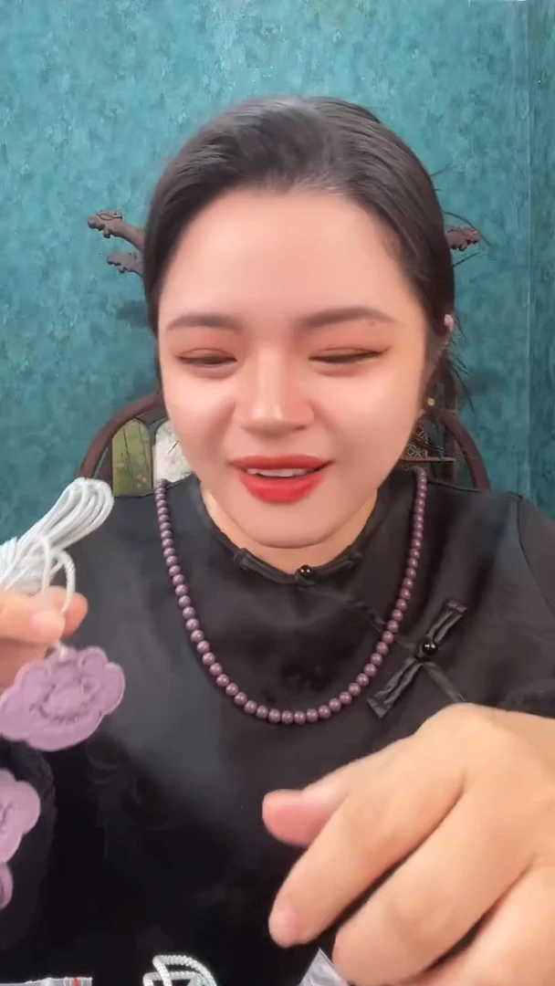 泥塑紫气东来合香牌牡丹锁
