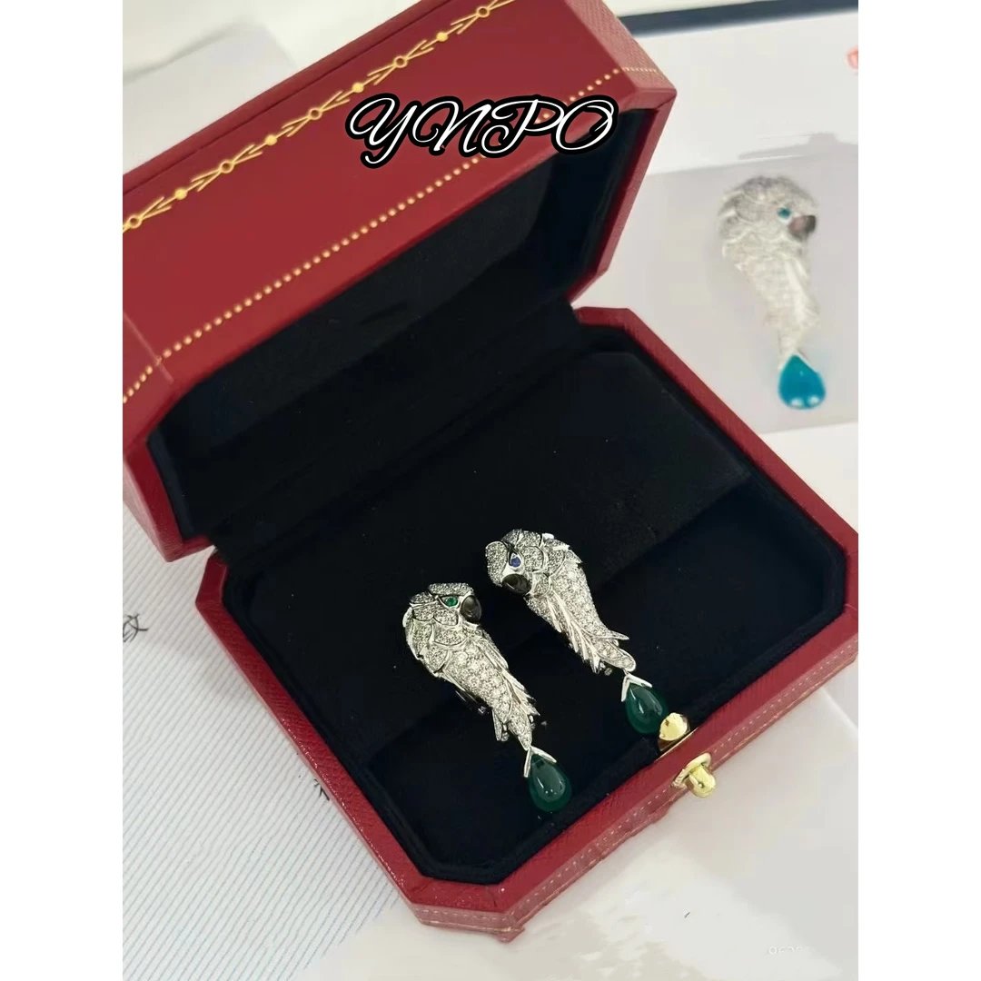 简约 经典 卡鹦鹉耳钉
