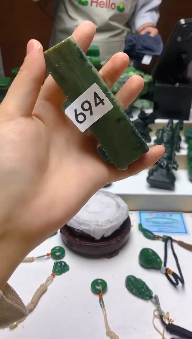 未镶嵌和田玉（碧玉）珠宝半成品0