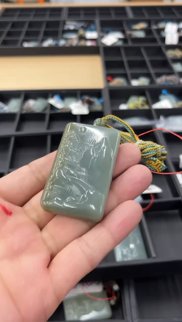 吊坠(不含链)未镶嵌和田玉吐拉牧场 山水牌