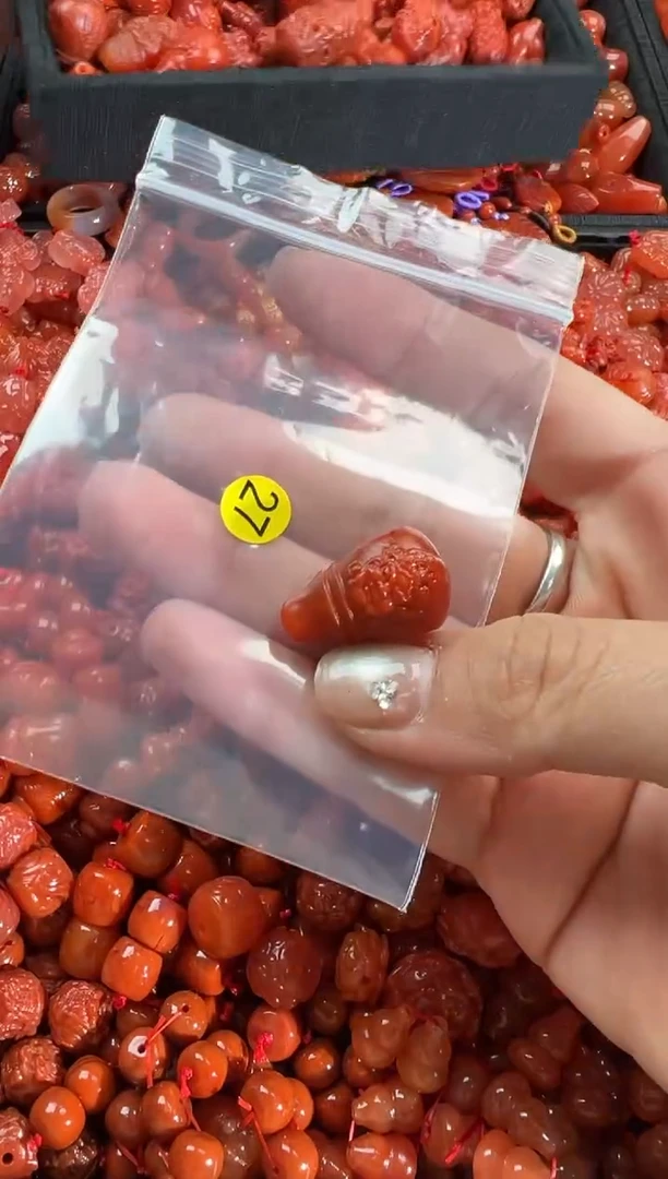 【闪购商品】南红玛瑙颈饰未镶嵌1