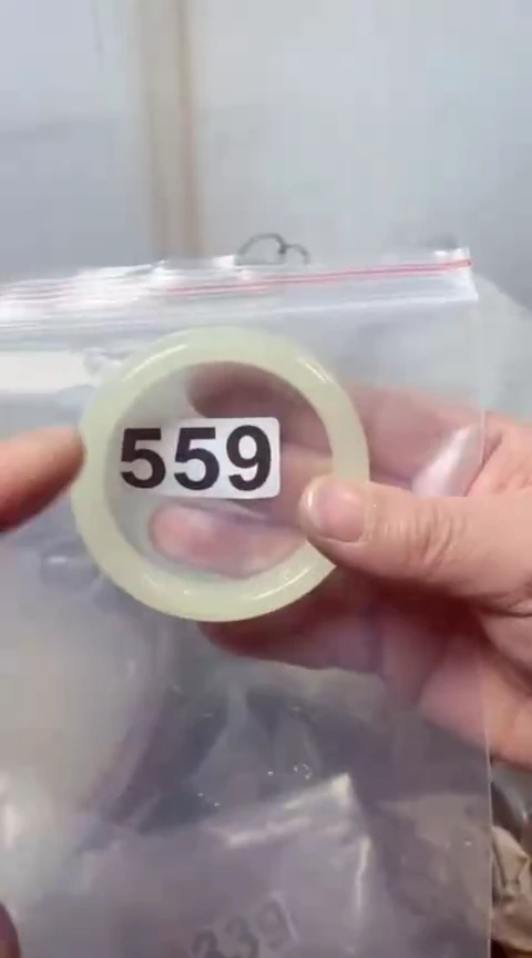 【闪购商品】石英质玉手镯未镶嵌56+559福利款有包容介意勿拍