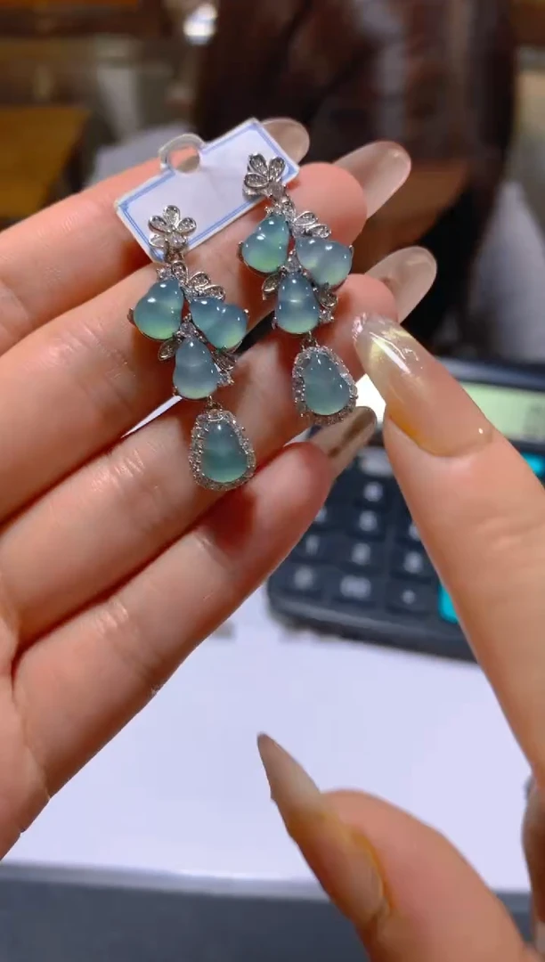 未镶嵌翡翠耳饰多样性发一