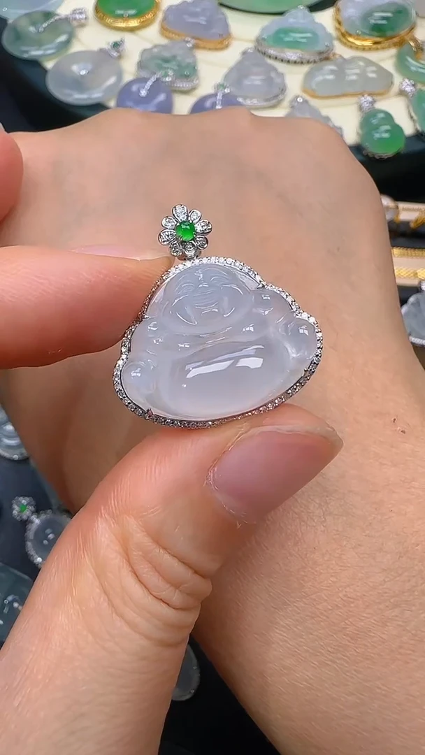 颈饰18K金镶嵌翡翠佛公