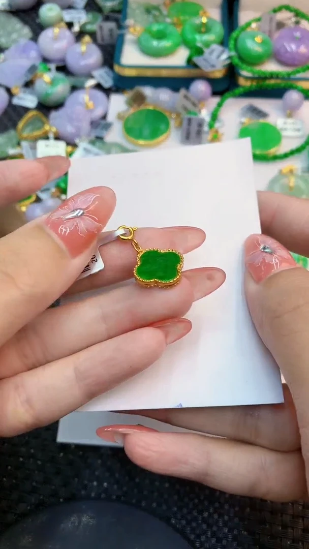 颈饰未镶嵌翡翠1