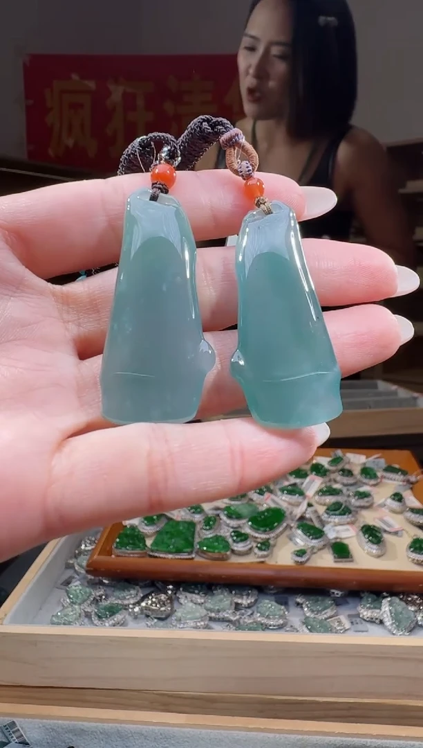 翡翠未镶嵌吊坠(不含链)纯天然A货翡翠竹节（多样性发其一）