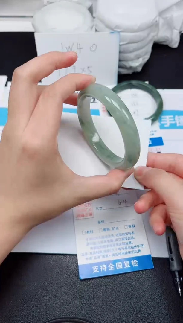 【闪购商品】石英质玉手镯未镶嵌G137-60.4