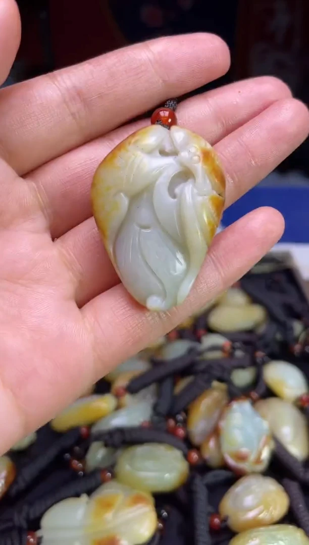 颈饰未镶嵌和田玉3