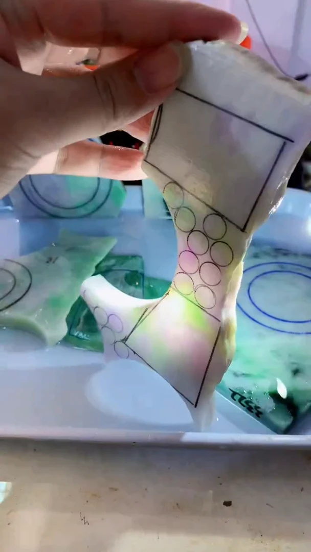 颈饰未镶嵌翡翠缅甸A货翡翠史981