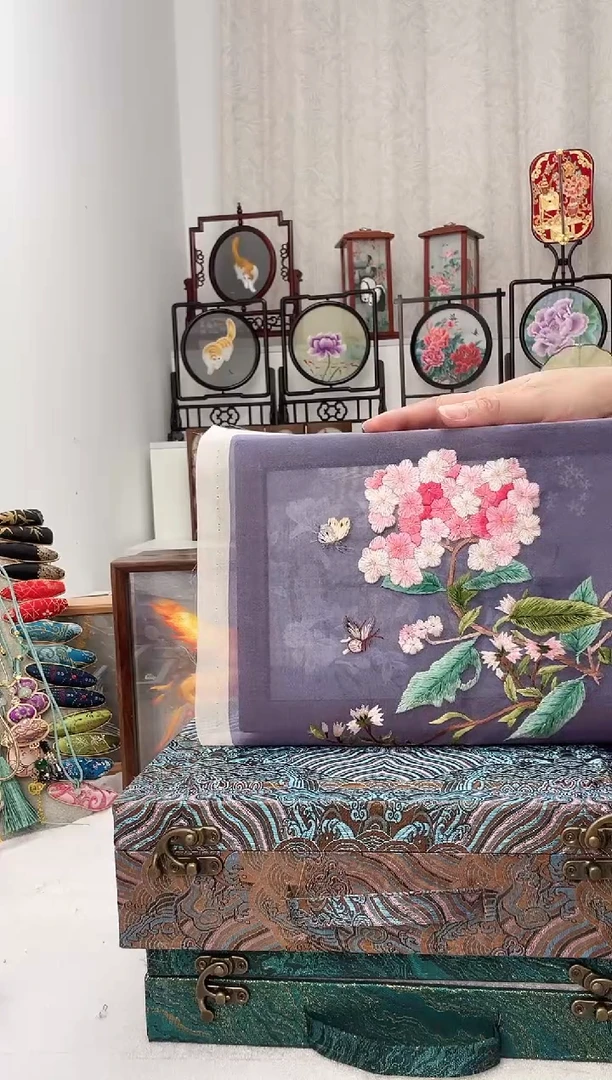 扇子苏绣作品手工摆台
