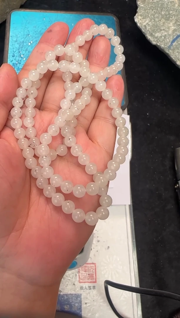 未镶嵌根据客户要求定制和田玉那**滴黑山料项链