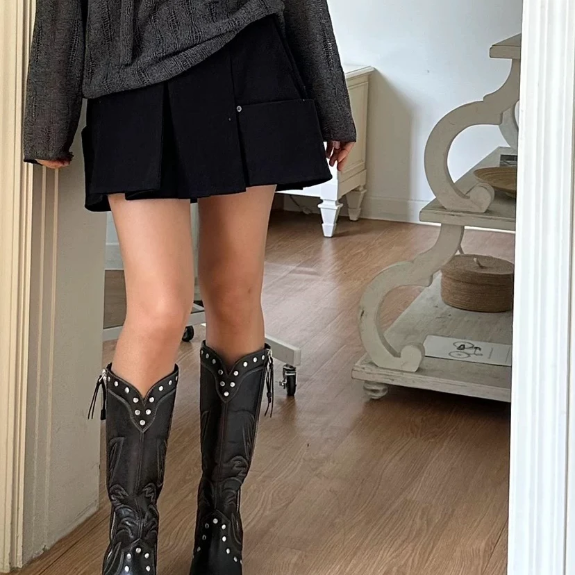 【SKC女装】韩国东大门正品 黑色钉扣中高腰显瘦裙裤百搭骑士