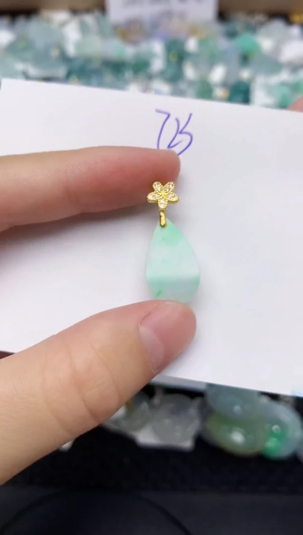 翡翠未镶嵌颈饰天然缅甸A货翡翠百元以上9元证书费自理