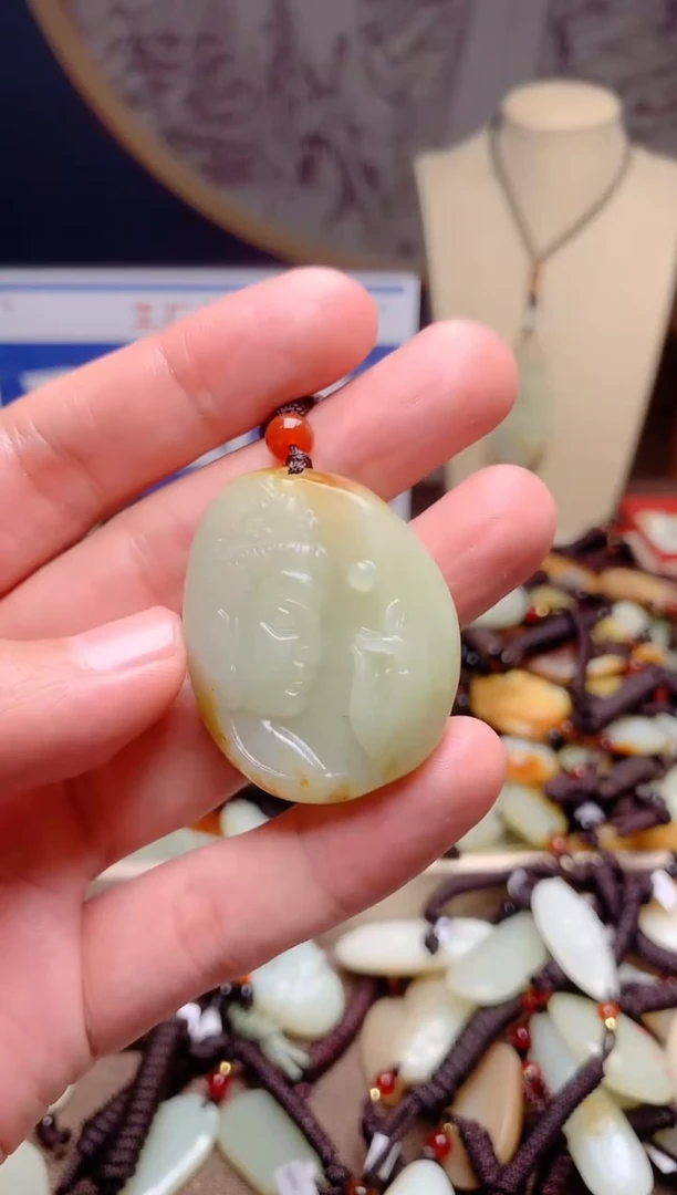 和田玉未镶嵌颈饰1