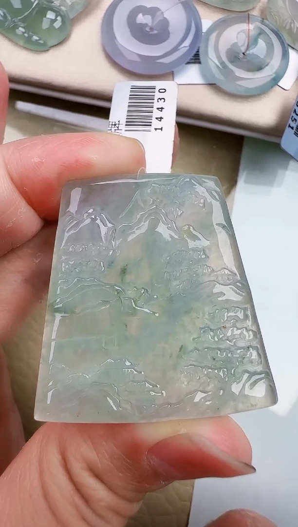 翡翠未镶嵌颈饰袁**生缅甸翡翠a货