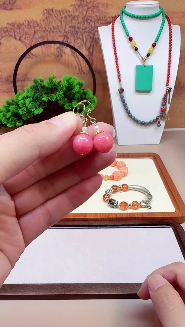 玛瑙/玉髓耳钉14K金镶嵌EEE