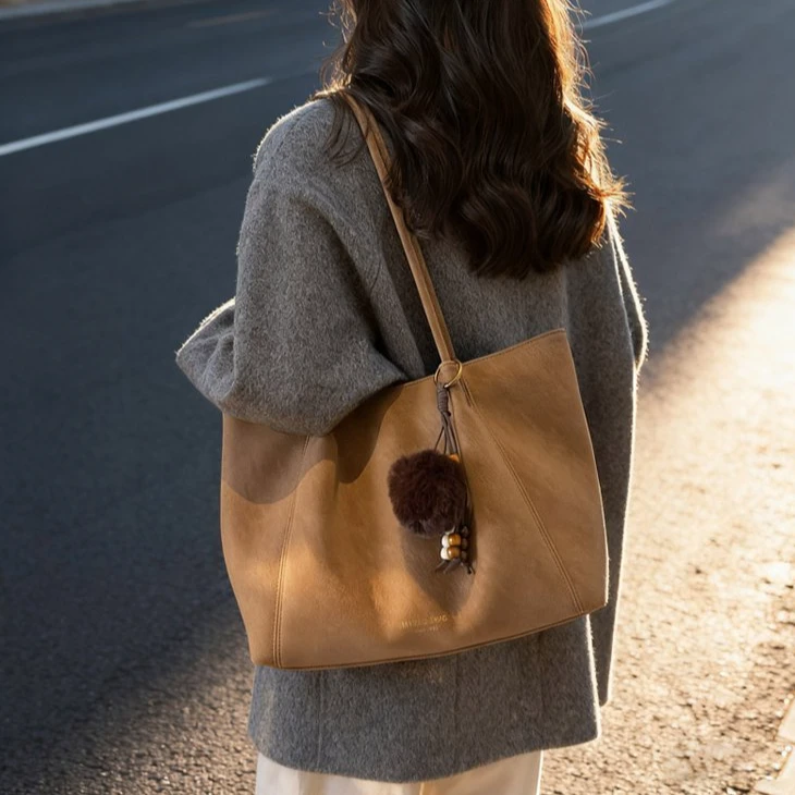 女包磁吸扣other女士单肩包优雅风简约复古大容量包包女2025时尚