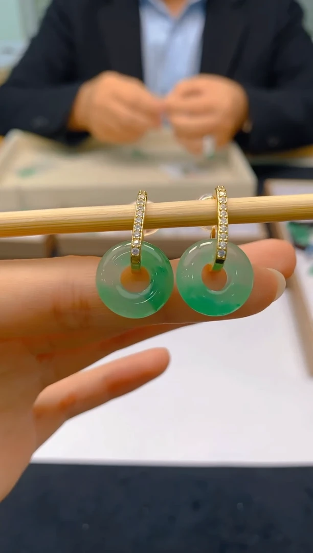 【闪购商品】石英质玉耳坠未镶嵌冰美人非洲翠069