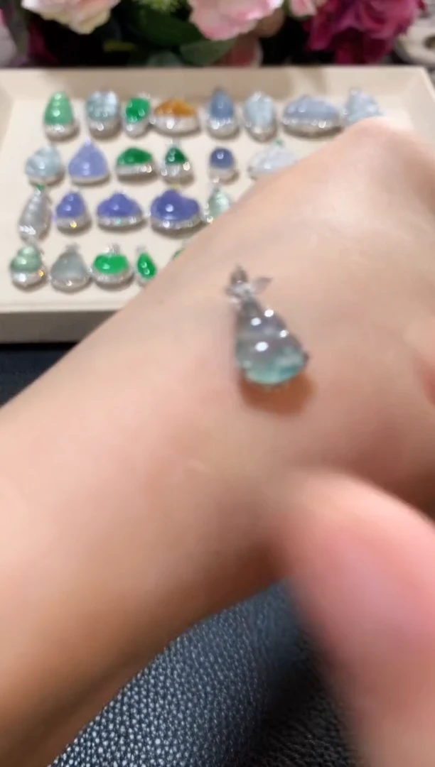 吊坠(不含链)18K金镶嵌翡翠z10