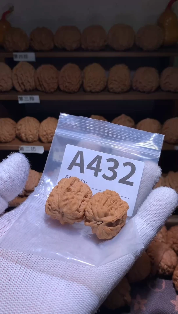 文玩核桃把件z***w磐石22.4克