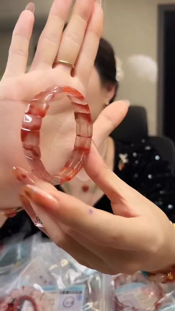 未镶嵌手牌南红玛瑙14*4