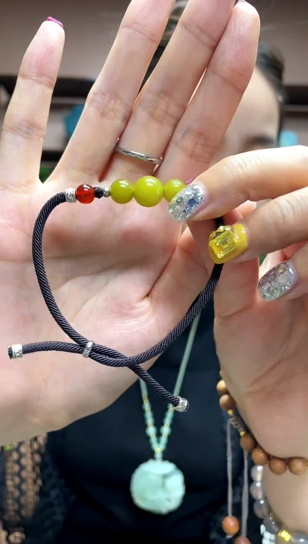 岫玉未镶嵌手串多样性发货发其中之一