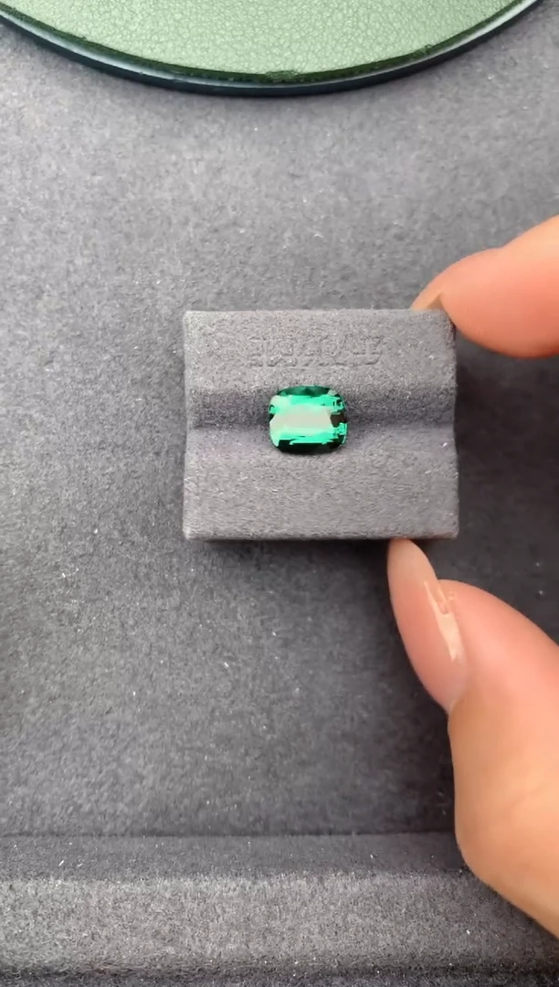 未镶嵌珠宝半成品碧玺2.3ct绿碧玺  FE 定制