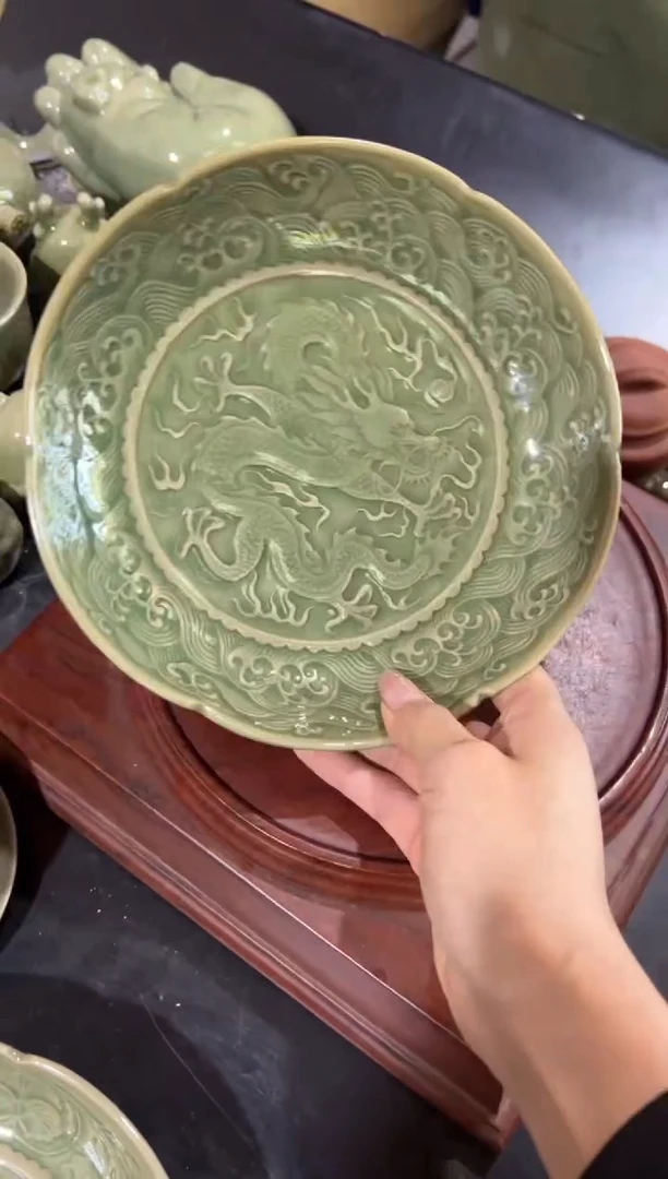 微瑕耀州窑穿云龙盘