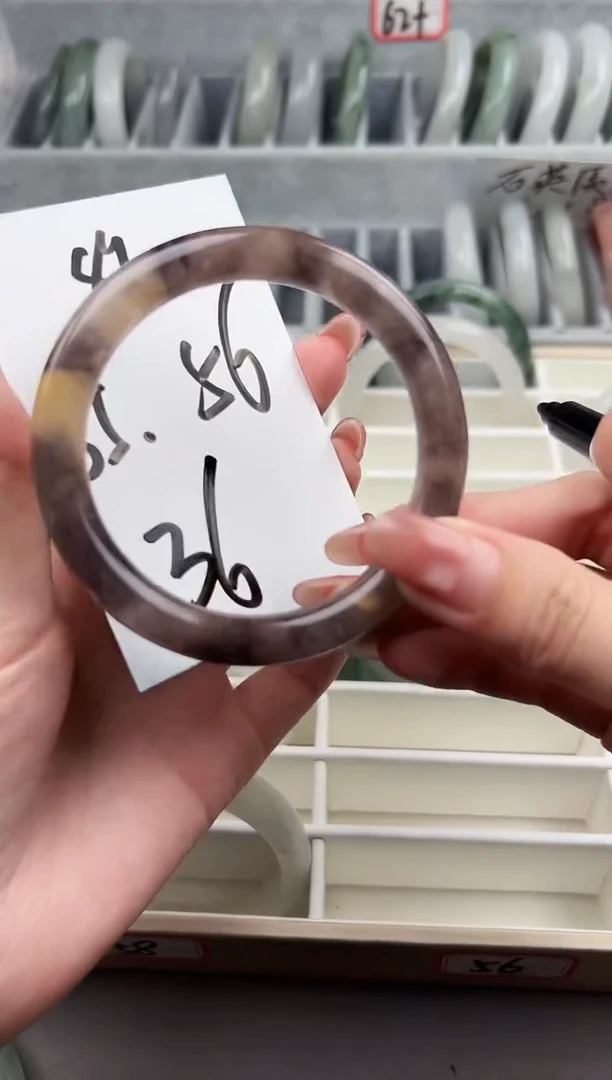 石英质玉手镯未镶嵌086--5655