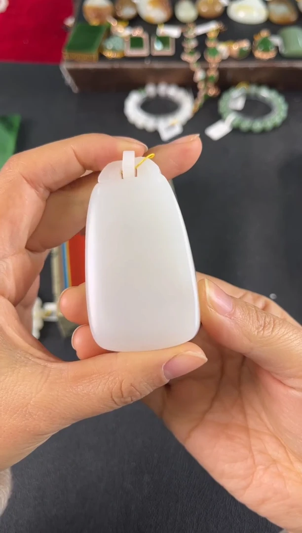 颈饰未镶嵌和田玉小****5吊坠