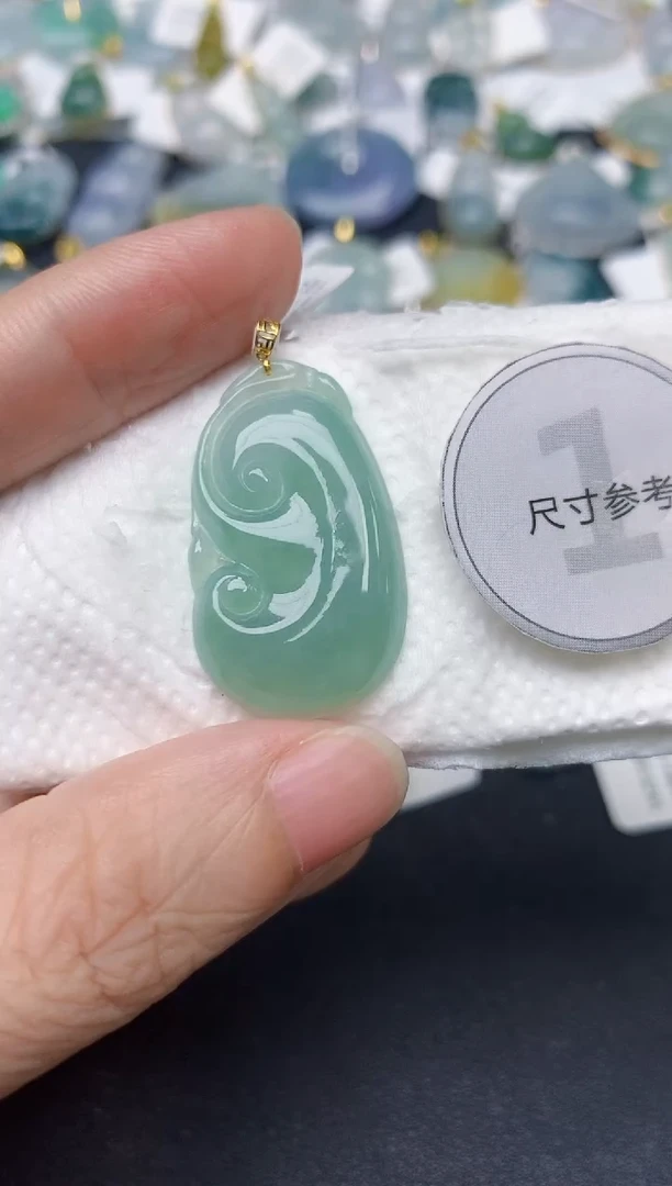 颈饰18K金镶嵌翡翠天然缅甸A货翡翠