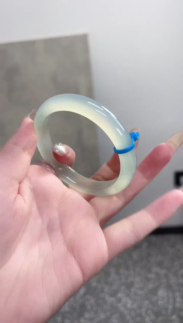 【闪购商品】玛瑙/玉髓手镯未镶嵌55-56圈