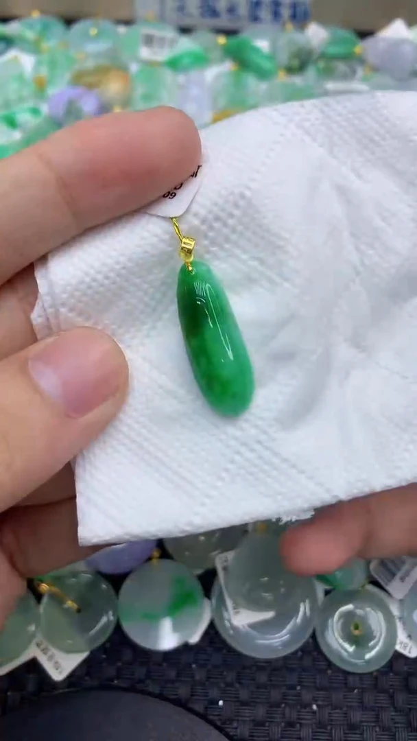 颈饰18K金镶嵌翡翠天然缅甸A货翡翠