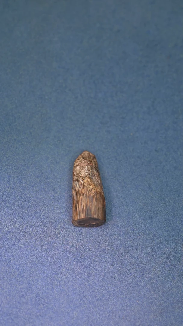 沉香吊坠海南莺歌绿棋无事牌