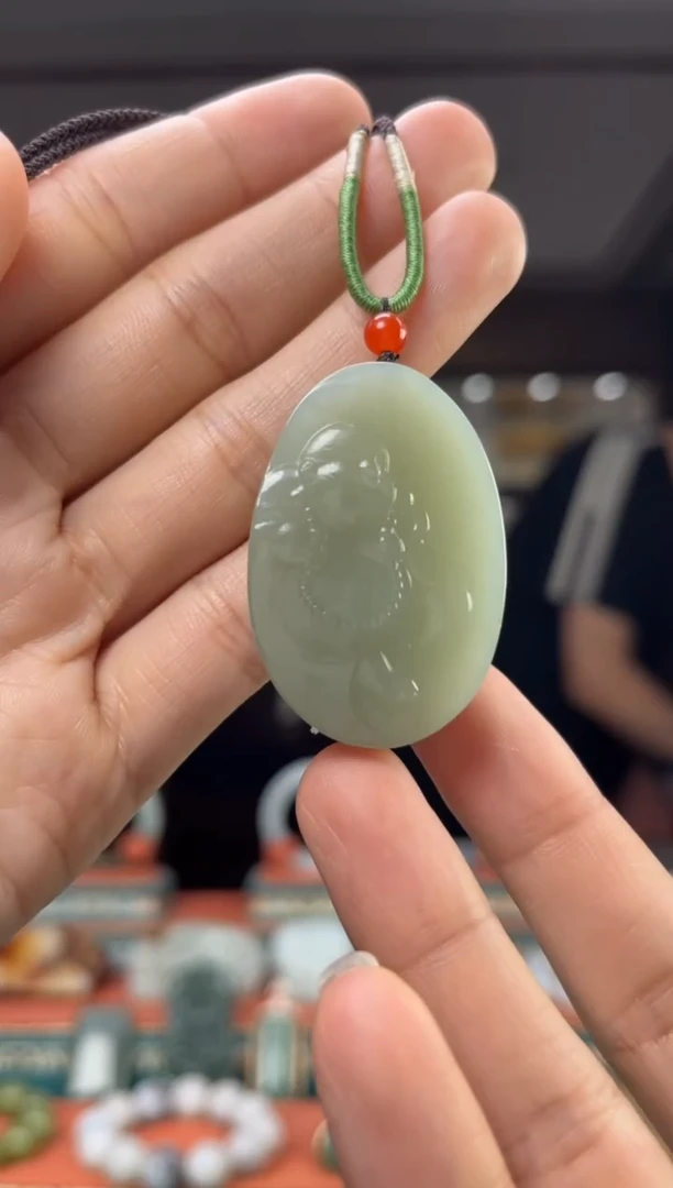 和田玉未镶嵌颈饰佩佩