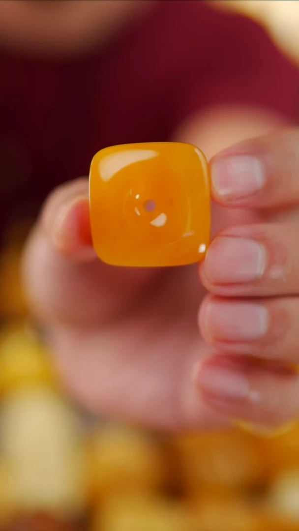 裸石琥珀未镶嵌焦皮料方扣13.2