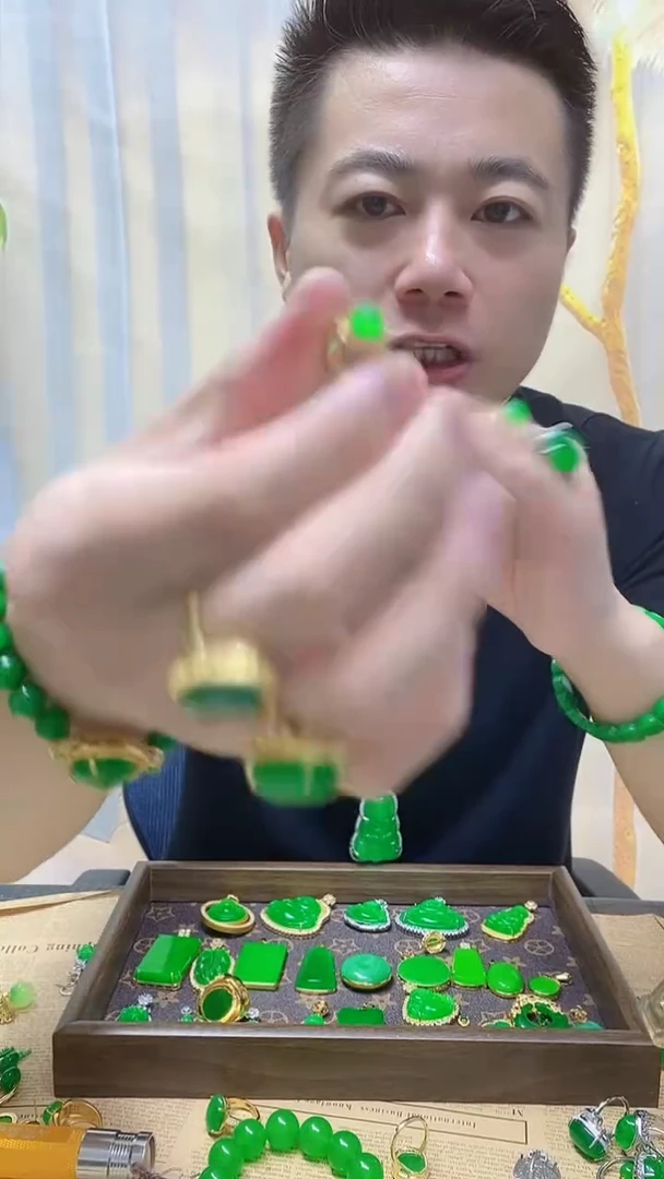 14K金镶嵌戒指翡翠翡翠戒指