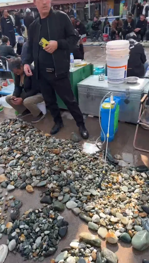 未镶嵌戒指和田玉（糖玉）和田玉