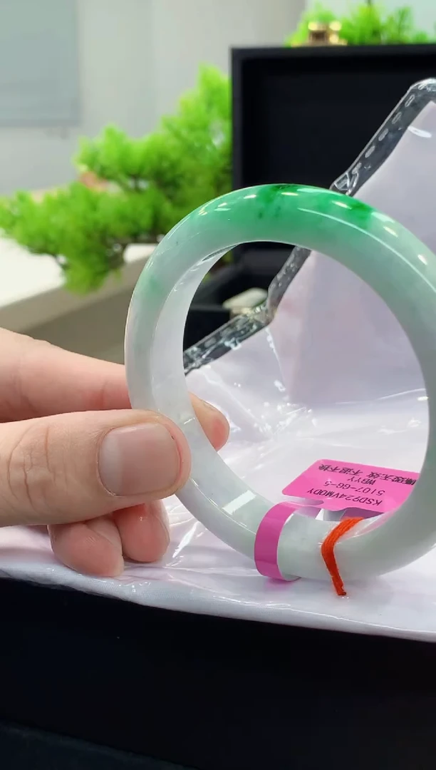 未镶嵌手镯翡翠翡翠手镯