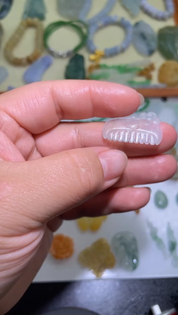 【闪购商品】定制翡翠未镶嵌梳子