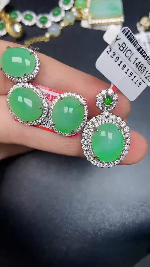 银S925镶嵌戒指翡翠2700