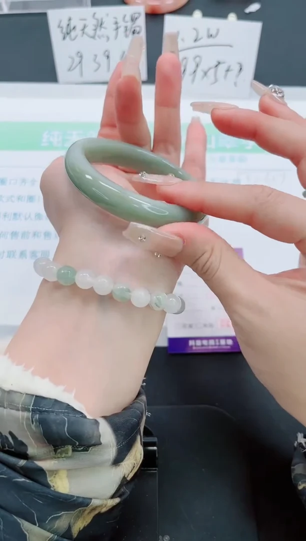 【闪购商品】石英质玉手镯未镶嵌168号-56.4圈