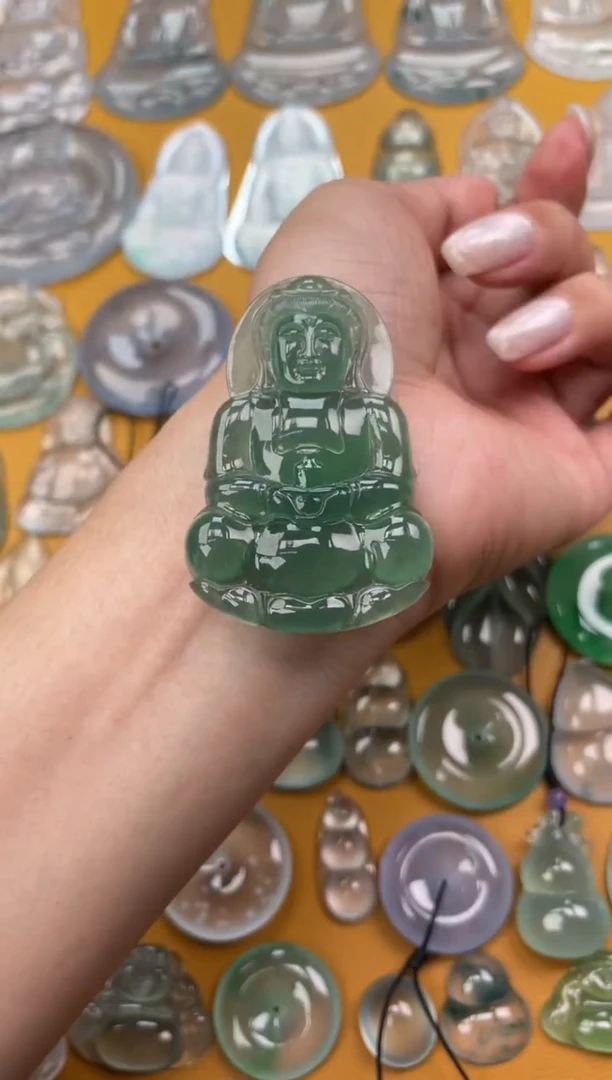 翡翠未镶嵌吊坠(不含链)观音 52.7 36.5 5.0