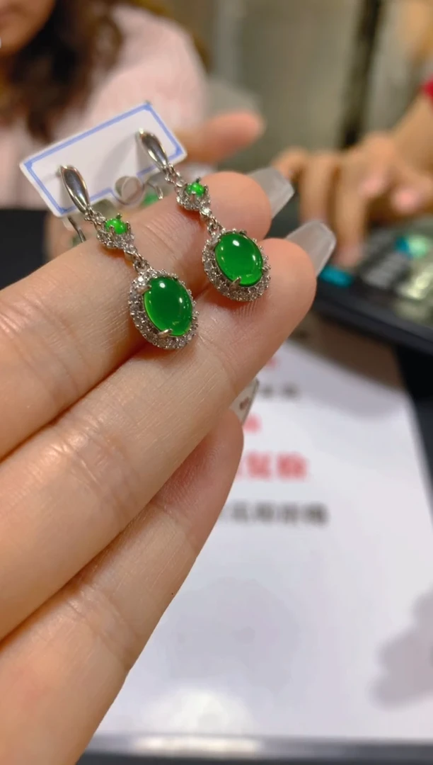 未镶嵌翡翠耳饰多样性发一