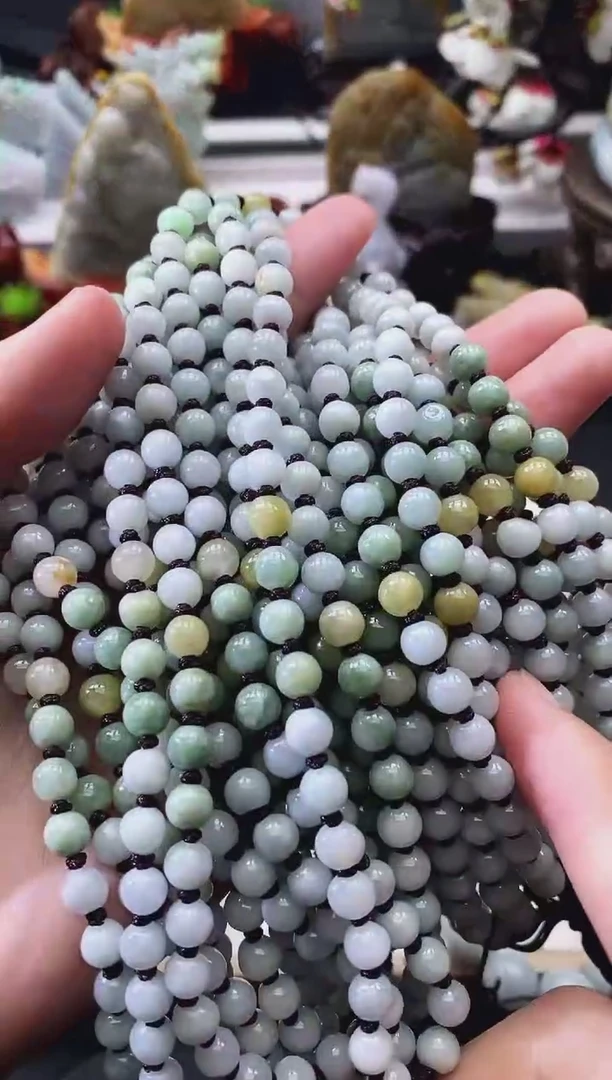 翡翠未镶嵌颈饰天然缅甸A货翡翠随机发一件5.5mm左右