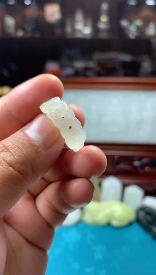 颈饰未镶嵌和田玉拍一发一