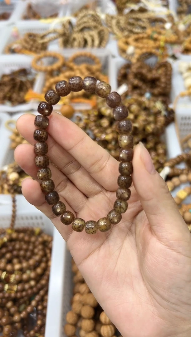 手串星月菩提卡8mm左右   【玉化精品】单圈