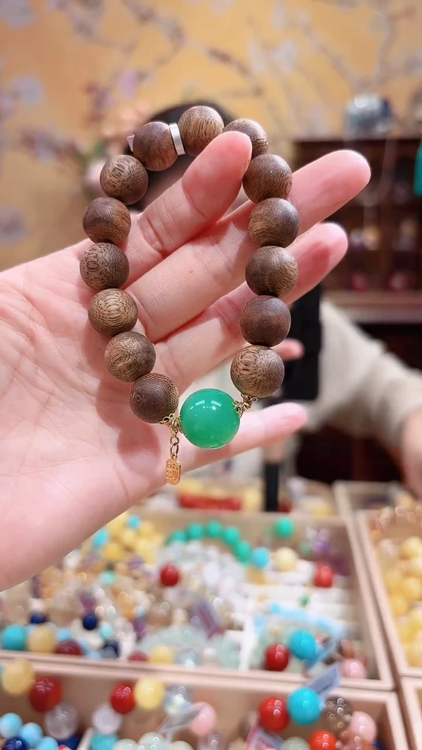 18K金镶嵌手链石英质玉设计款手串