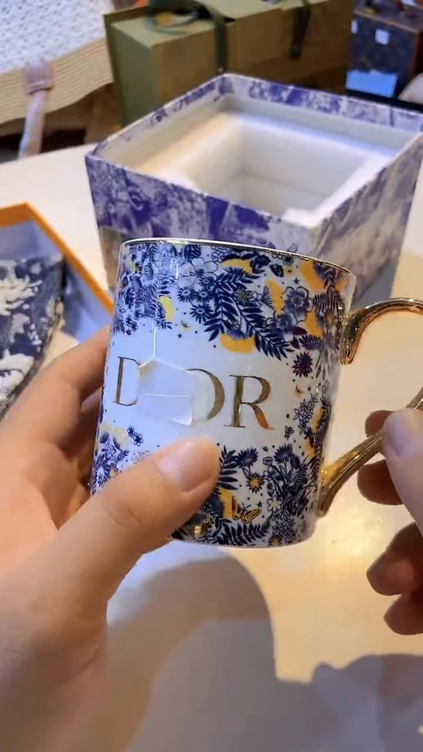 杯鸿辉家品牌瓷器，京东包邮！