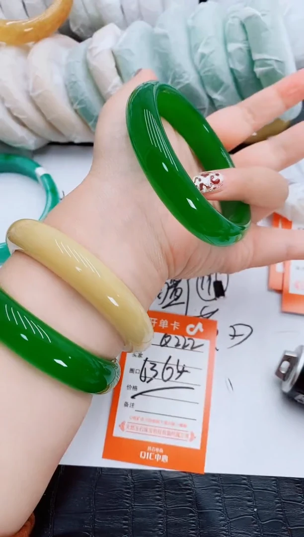 【闪购商品】石英质玉手镯合金Q222-63-64